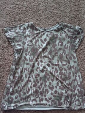 Leopard Print Short Sleeve Top in Taupe and Cream